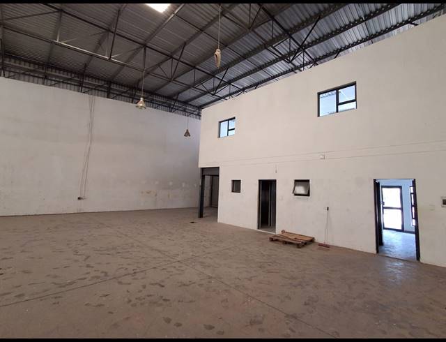 350M² WAREHOUSE TO LET IN WYCHWOOD